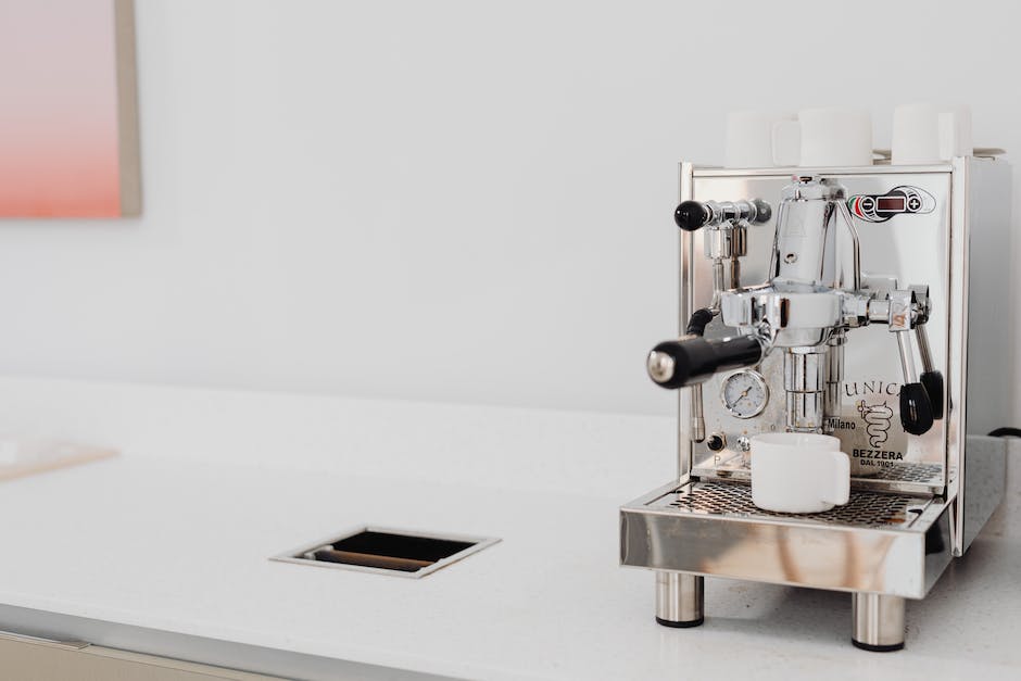 Automatic Coffee Machine vs Manual Coffee machine