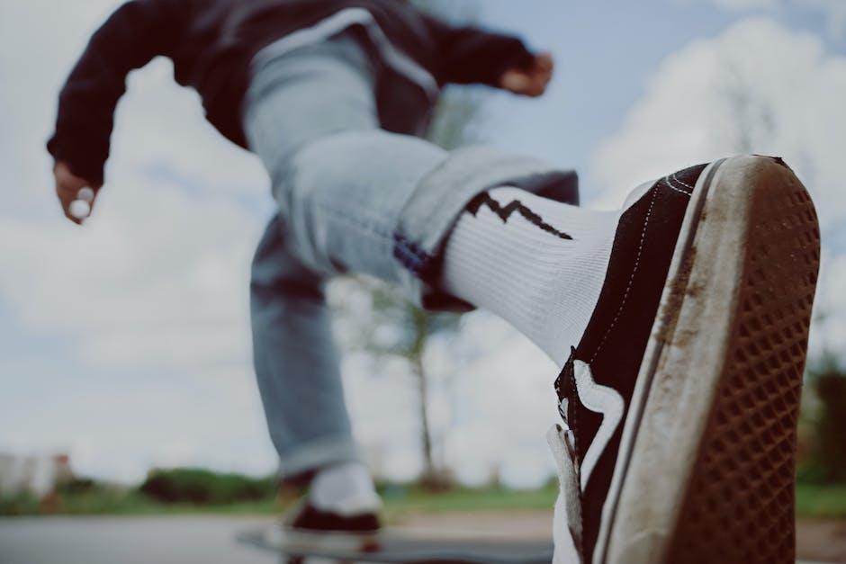 how to fix hole in sole of shoe