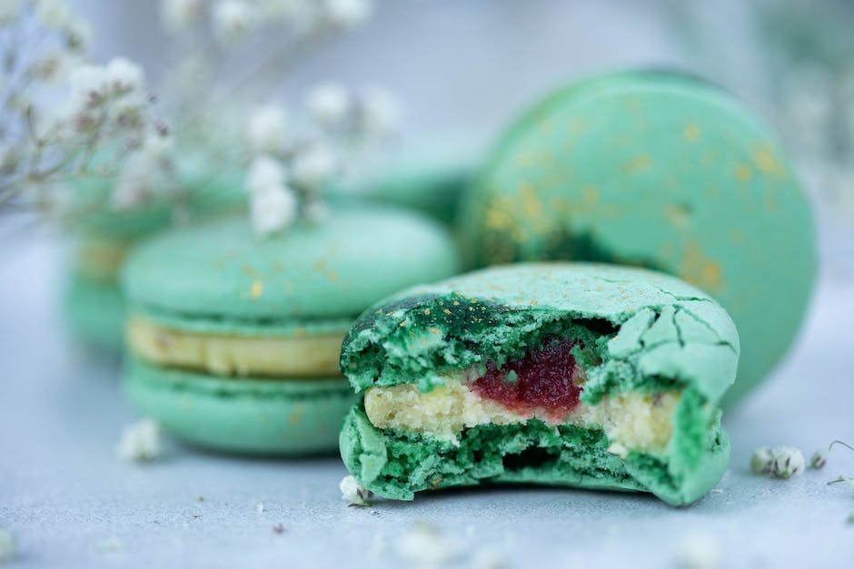 how to make mint green with food coloring