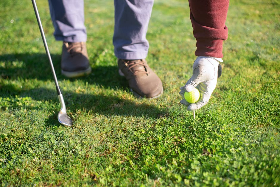 how to play golf on a golf course