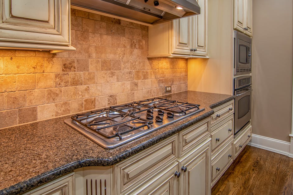 what color granite goes with honey oak cabinets