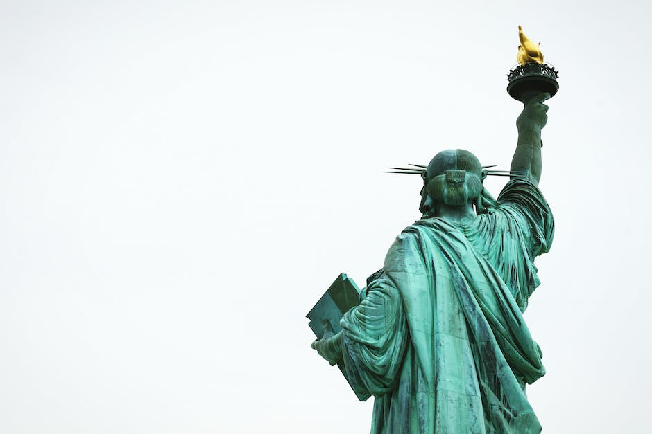 what-does-the-statue-of-liberty-say-homey-gears