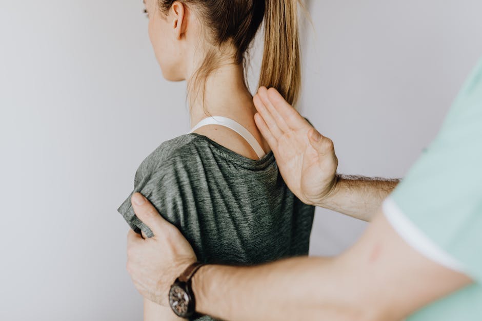 what is a holistic chiropractor
