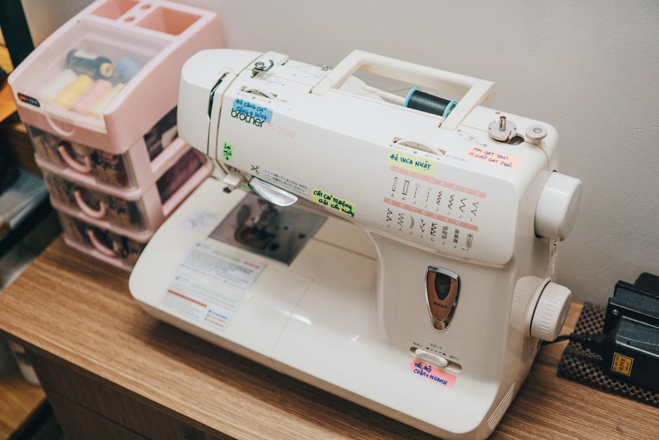 what is an overlock sewing machine