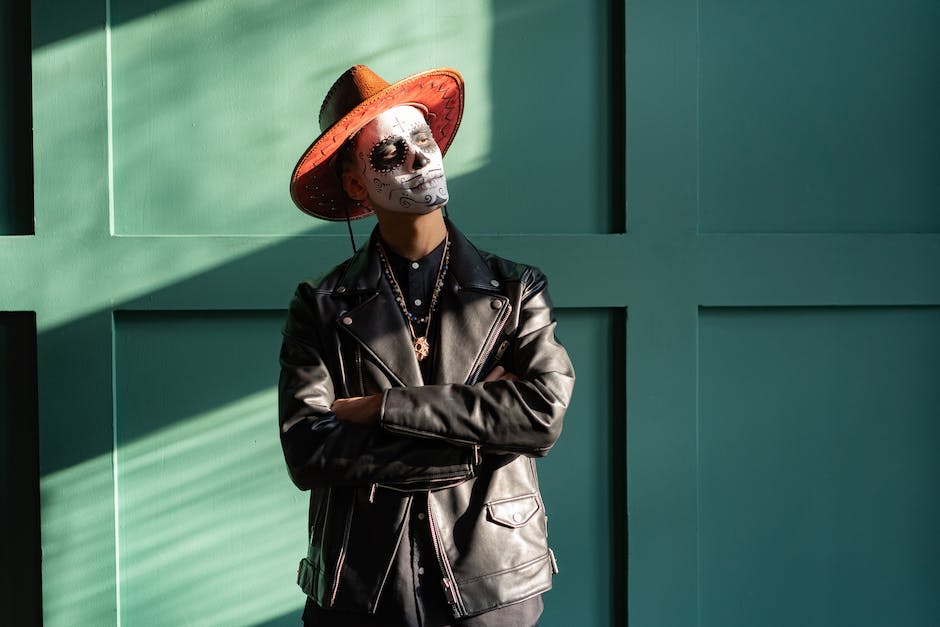 What Is The Meaning Of The Cross Bar Necklace Homey Gears